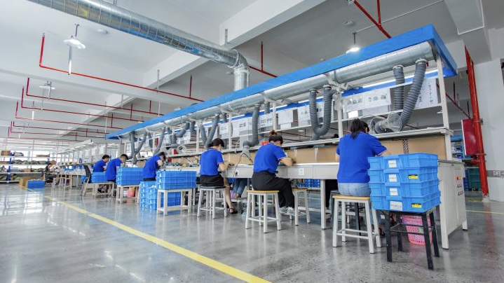 GEYA GRM3DC-400HU-4P 250A-400A DC1500V Mould case DC MCCB Electrical Types 250 Amp 4 Pole Circuit Breaker Price SOLAR PV SYSTEM